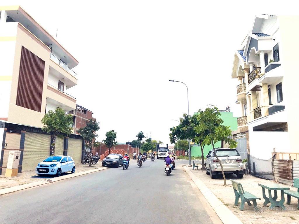 Lô 90m2 (5mx18m) KDC Trương Văn Đa, giáp ranh trực tiếp Bình Chánh, trục chính 20m Lô 90m2 (5mx18m) KDC Trương Văn Đa, giáp ranh trực tiếp Bình Chánh, trục chính 20m