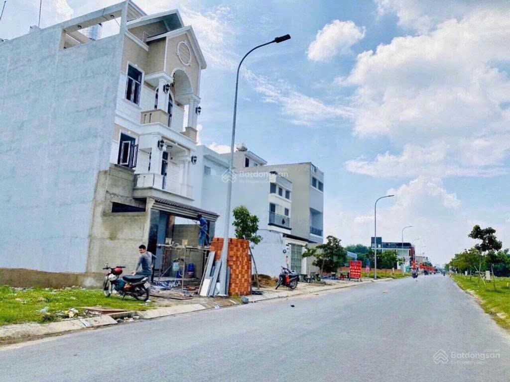 Lô 90m2 (5mx18m) KDC Trương Văn Đa, giáp ranh trực tiếp Bình Chánh, trục chính 20m Lô 90m2 (5mx18m) KDC Trương Văn Đa, giáp ranh trực tiếp Bình Chánh, trục chính 20m