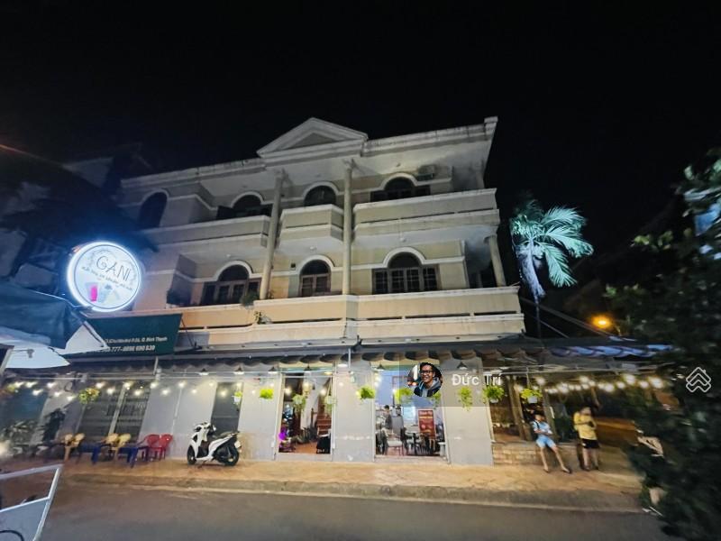 Ngộp bank! Bán nhà góc 2 mặt tiền Chu Văn An, Bình Thạnh DT 8x18m5 HĐT 150tr/th giá 30 tỷ