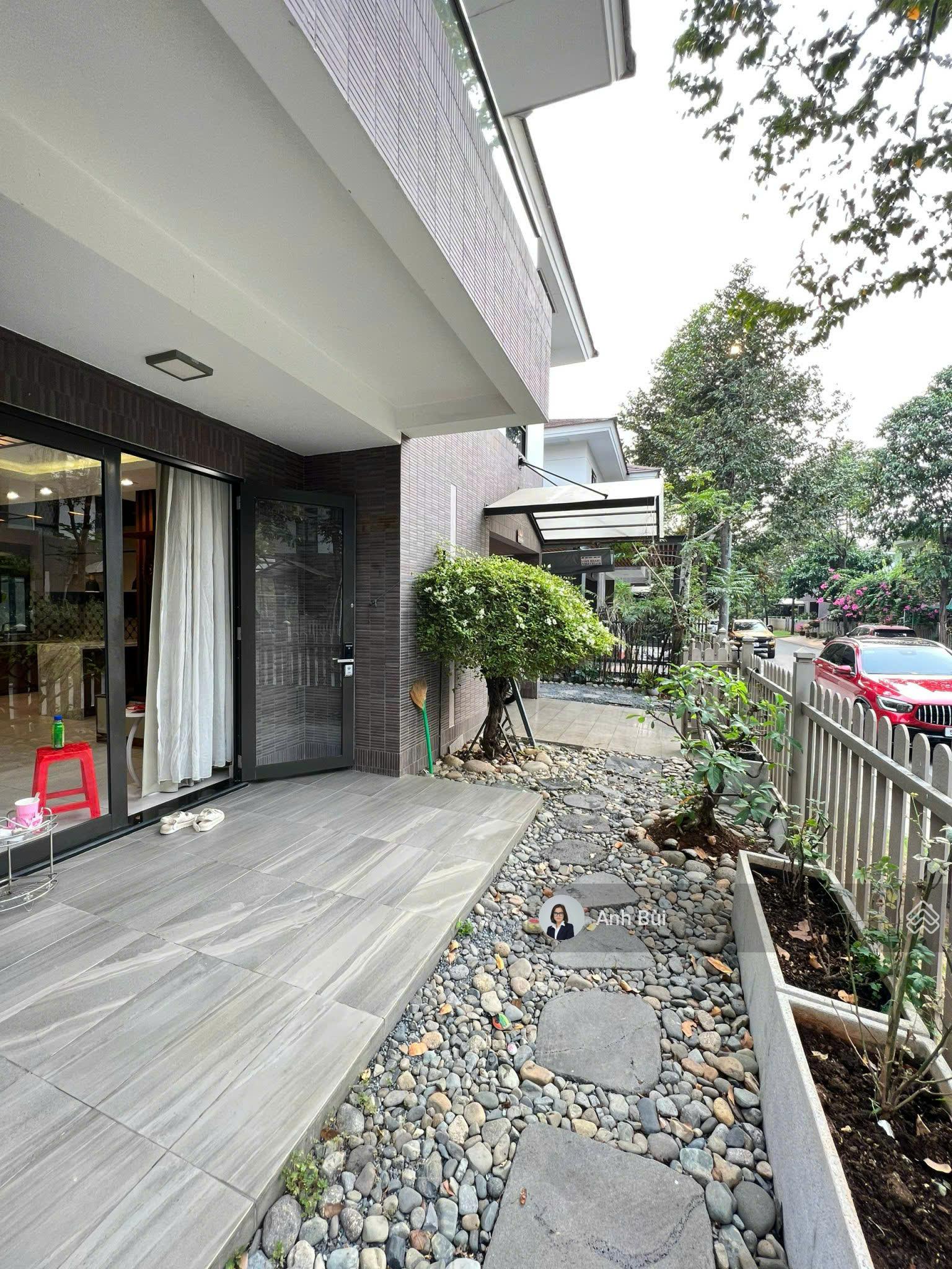 Cho thuê villa khu biệt lập Valora Furi, DT 169m2, nhà full nội thất chỉ cần xách vali vào ở ngay Cho thuê villa khu biệt lập Valora Furi, DT 169m2, nhà full nội thất chỉ cần xách vali vào ở ngay