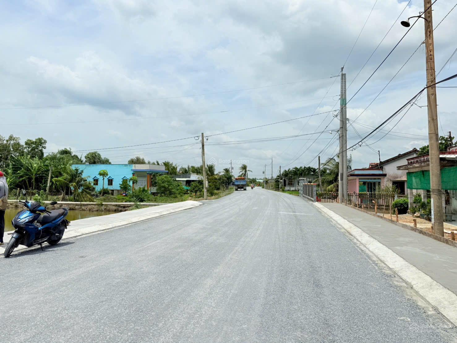 6x43m =259,6m2 đất full thổ cư giá: 1,5 tỷ thương lượng - Vị trí: Xã Tân Phước Tây