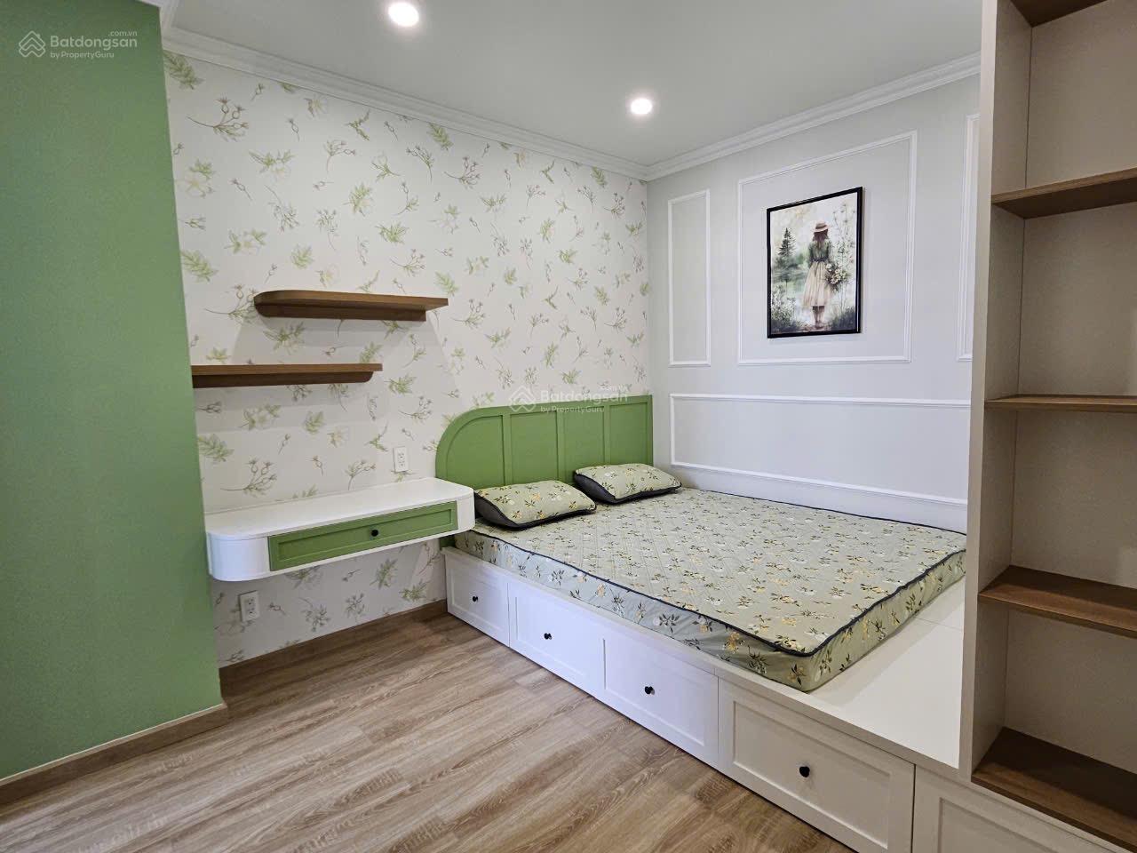 Bán gấp căn hộ 2pn 60m2 himlam riverside nhà mới full noi thất và sổ hồng. Lh 0937 781 ***