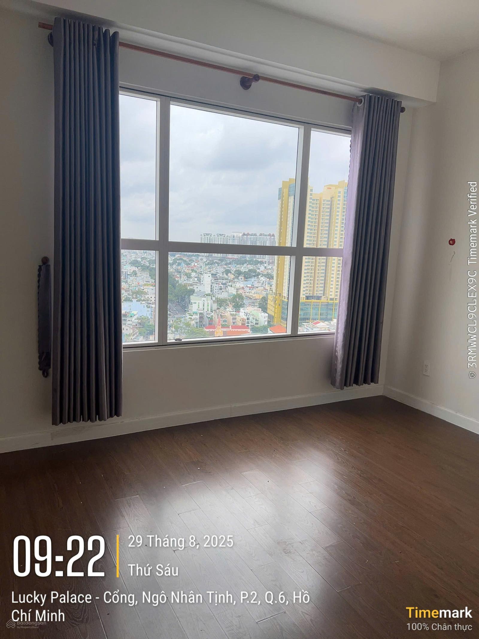 Bán căn hộ Lucky Place, 2PN, 2WC, căn góc, view quận 1, không nội thất, giá: 5.3 tỷ, 0908 435 ***