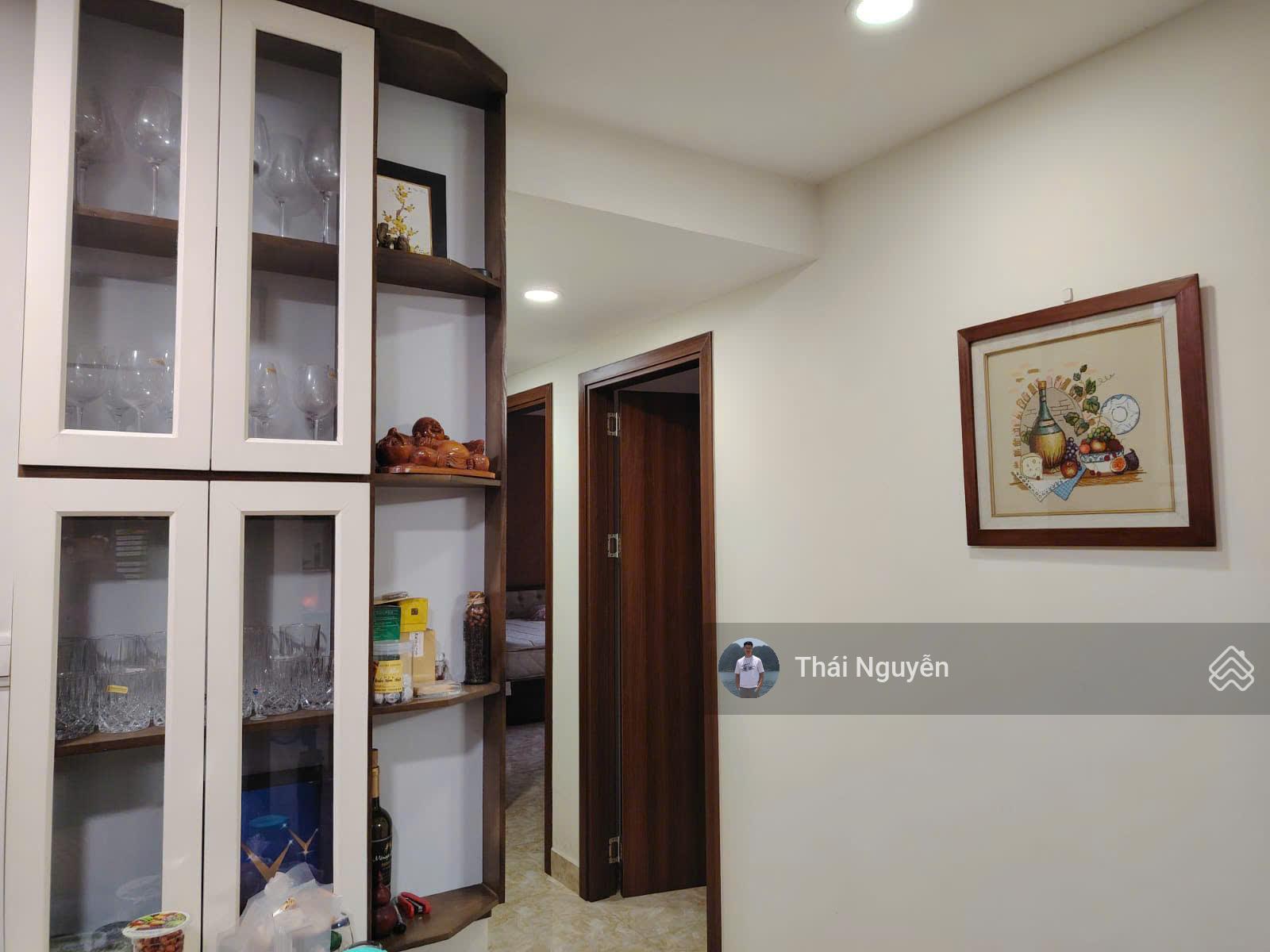 (Giá chuẩn) bán căn 3PN - 2WC 87m2, ban công ĐN, full đồ, slot ô tô, sổ đỏ. Giá 9 tỷ Gold Season