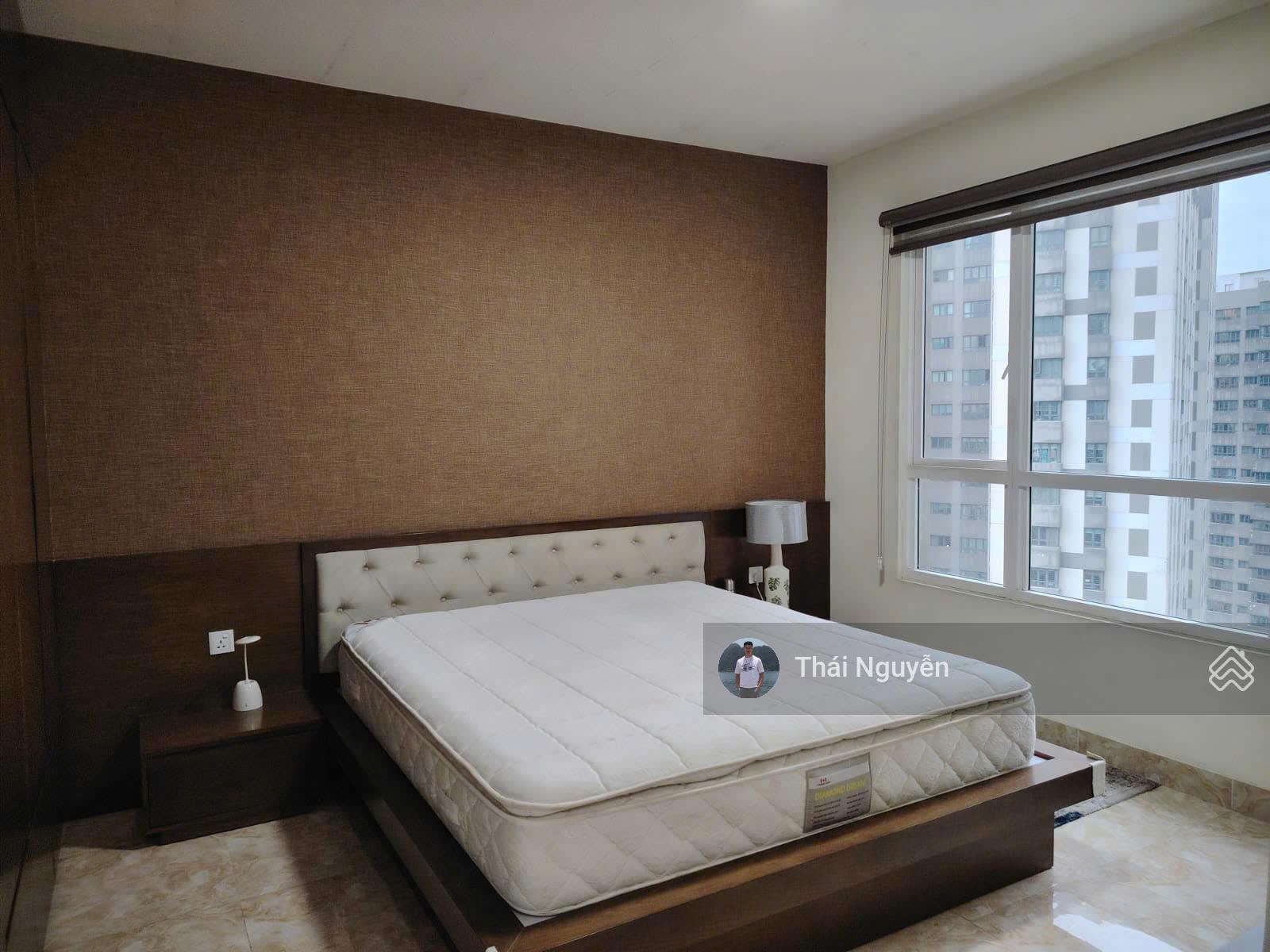 (Giá chuẩn) bán căn 3PN - 2WC 87m2, ban công ĐN, full đồ, slot ô tô, sổ đỏ. Giá 9 tỷ Gold Season