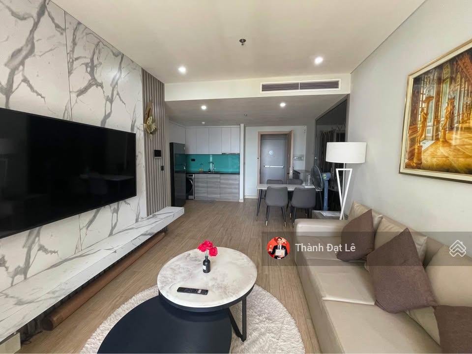 Do chuyển định cư cần bán căn hộ 2PN 84m2 view chính biển trung tâm du lịch Bãi Cháy, Hạ Long