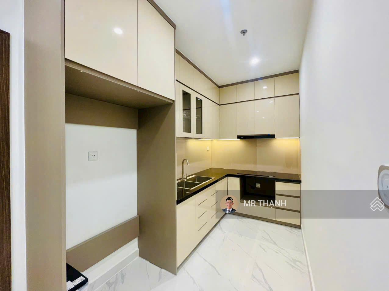 Bán căn hộ 2PN2WC DT 81m2 view xem pháo hoa, nội thất cao cấp, TT 6 Tháng giá 5,5 tỷ - Ưu đãi khủng