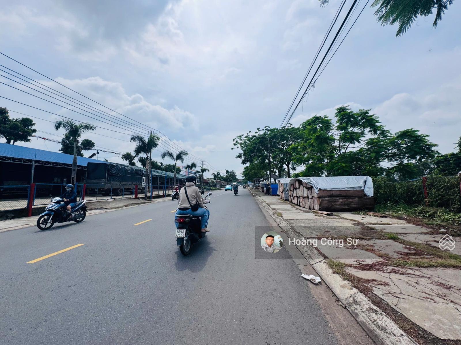 Bán đất tặng kho xưởng mặt tiền đường Điểu Xiển, phường Long Bình sổ hồng 404m2 ngang 8m giá 16 tỷ Bán đất tặng kho xưởng mặt tiền đường Điểu Xiển, phường Long Bình sổ hồng 404m2 ngang 8m giá 16 tỷ