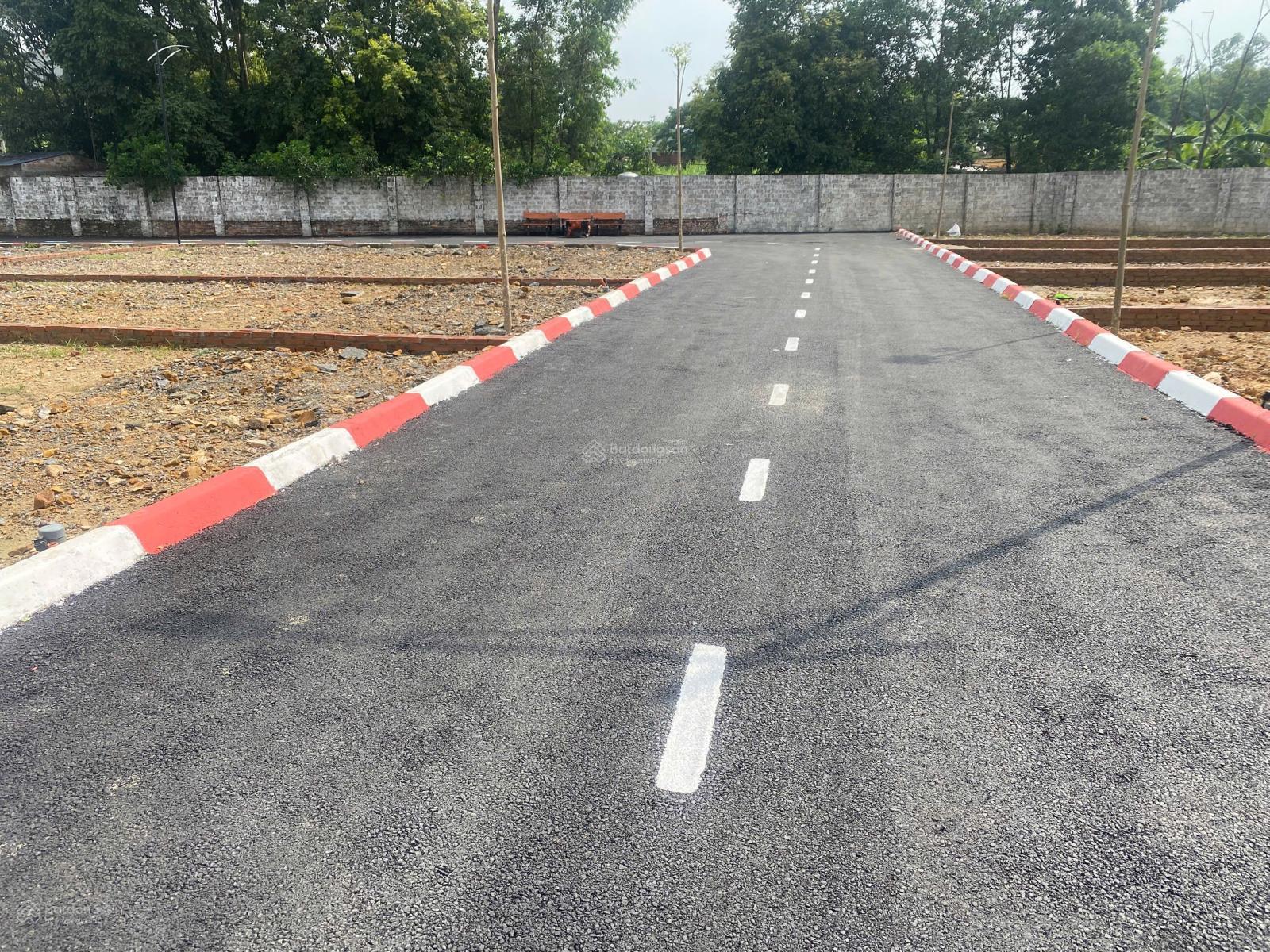 0975 897 *** bán đất TĐC Phú Cát, 137m2, hạ tầng khu CNC, full thổ cư giá chỉ 39 triệu/m2