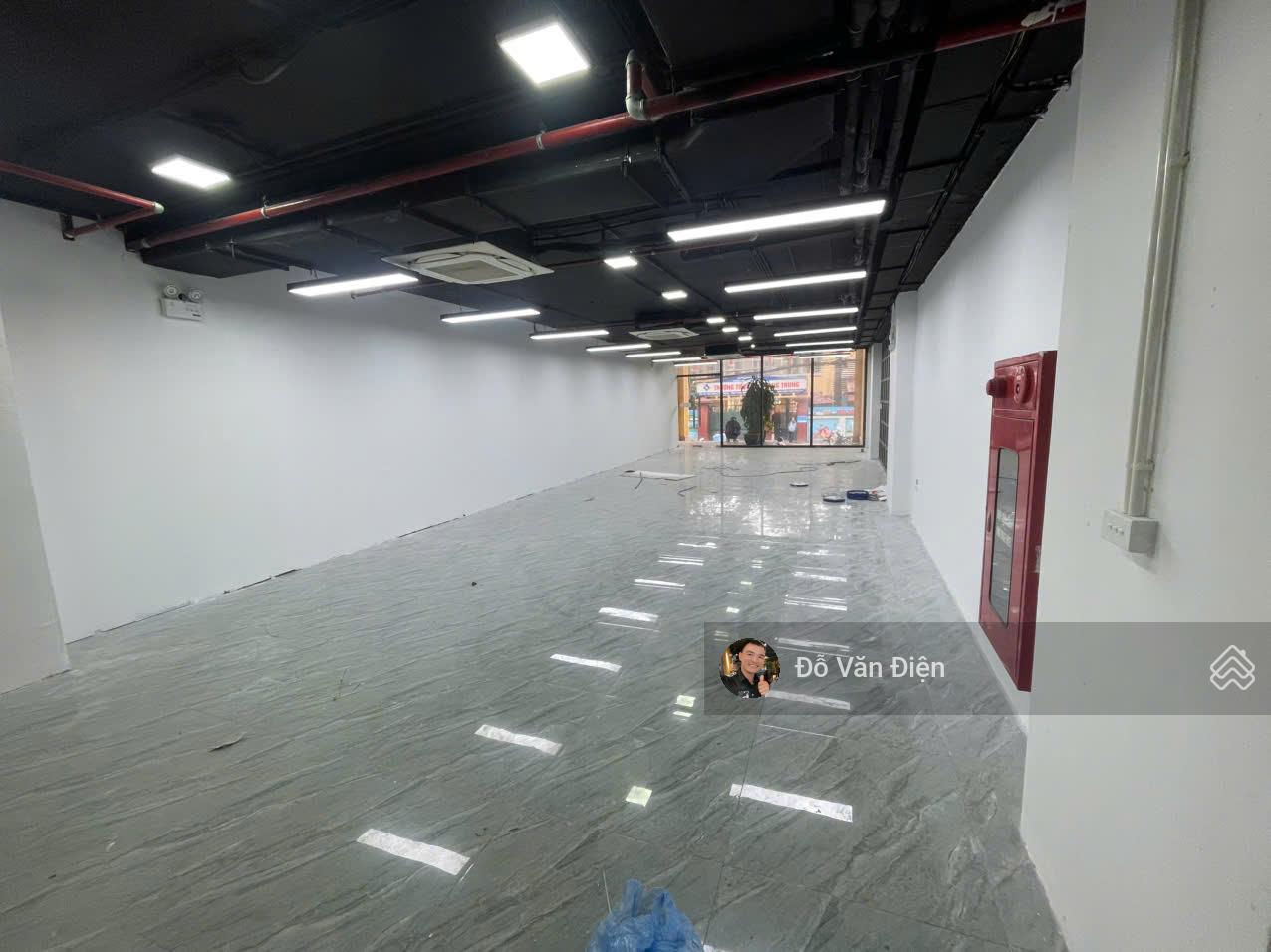 Độc quyền cho thuê nhà mặt phố chính Hàn Thuyên 150m2 mặt tiền 12m. LH em Điện để xem mặt bằng ạ Độc quyền cho thuê nhà mặt phố chính Hàn Thuyên 150m2 mặt tiền 12m. LH em Điện để xem mặt bằng ạ