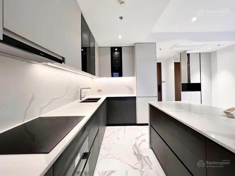 10 triệu / tháng. Căn lớn 75m2 2PN 2WC (ở liền) cho thuê CHCC Oriental Plaza, 685 Âu Cơ - Hậu