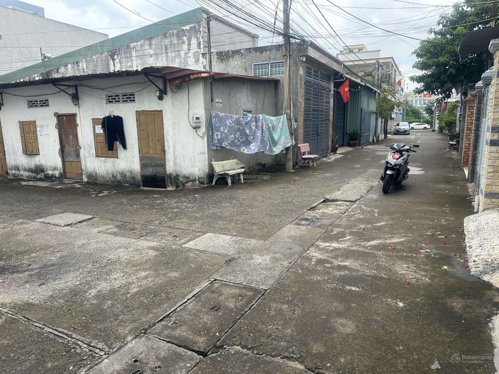 Bán nhà riêng tại Trương Định, 2,8 tỷ, 82m2, 3PN, 2WC, pháp lý đầy đủ, chính chủ uy tín