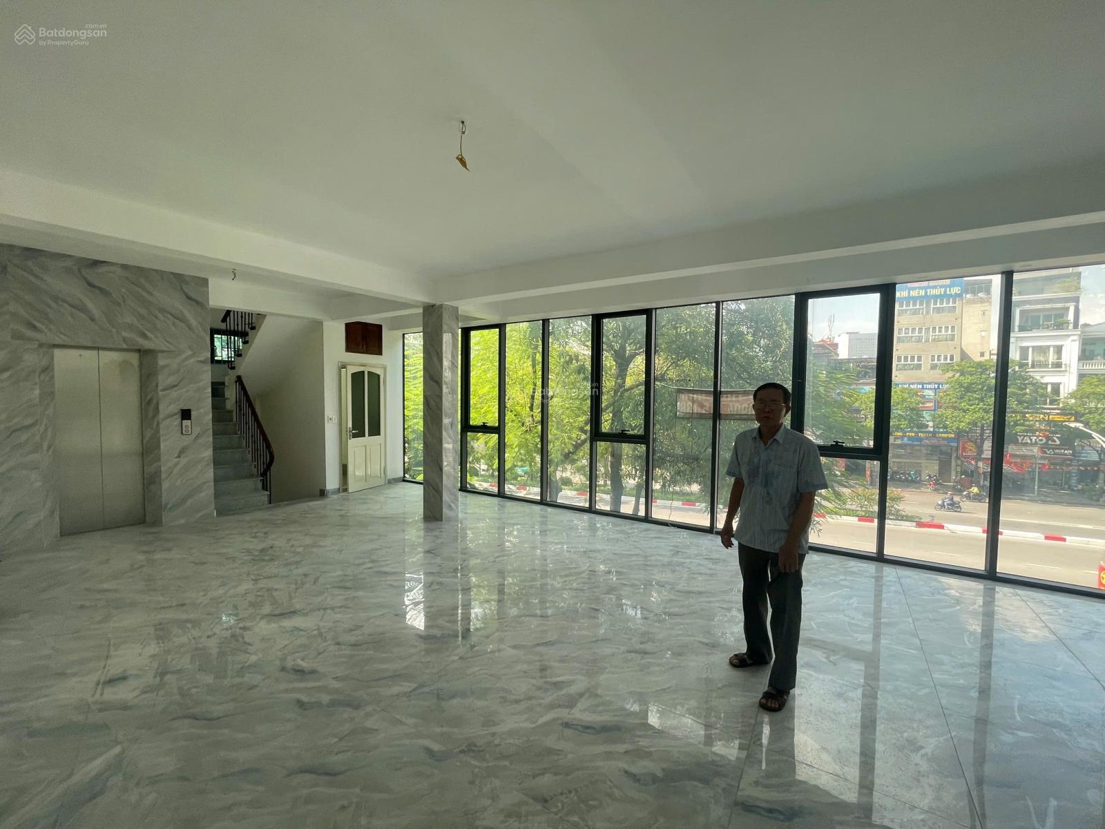 Cho thuê nhà mặt phố Trần Khát Chân 60m x 5 tầng, thang máy, mt 10m, thông sàn, mới đẹp