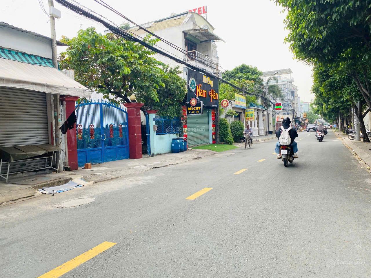 Bán nhà Mặt Tiền sát Hoàng Diệu 2 - Thủ Đức - 96M2 - Kinh Doanh Sầm Uất - gần Đại Học Ngân Hàng