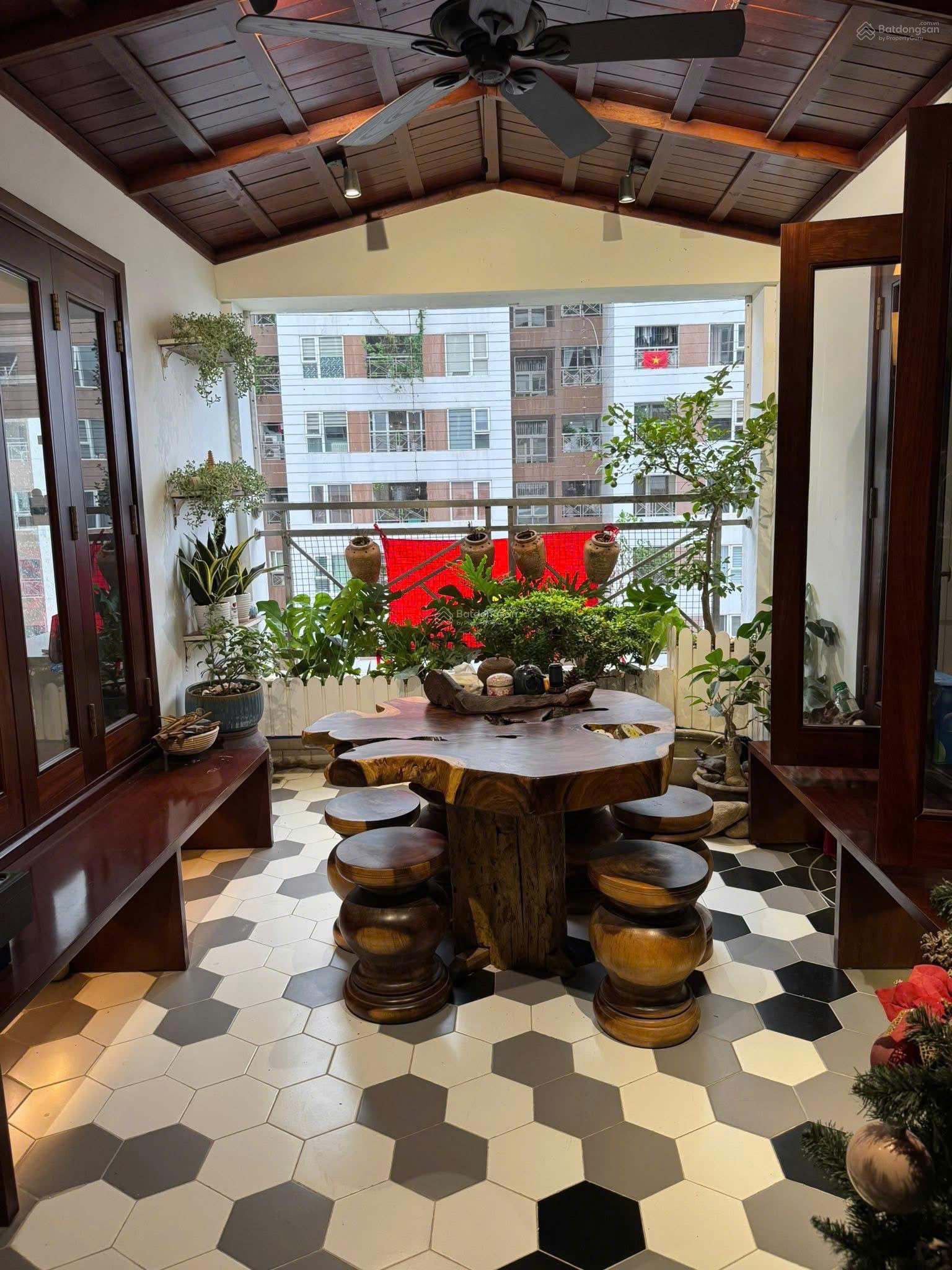 Chính chủ bán gấp căn hộ Golden Palm 21 Lê Văn Lương 122m² - 3PN - giá 13 tỷ, full đồ, sổ đỏ có TL