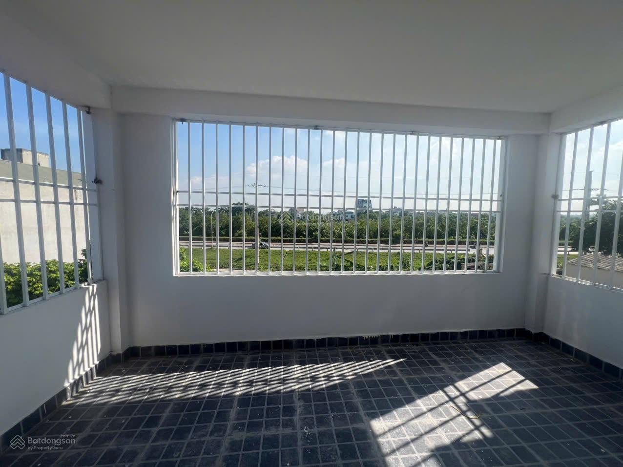 Bán nhà Liên Mạc, 5 tầng, lô góc 3 thoáng, MT 5.1m, ô tô 7 chỗ đỗ cửa