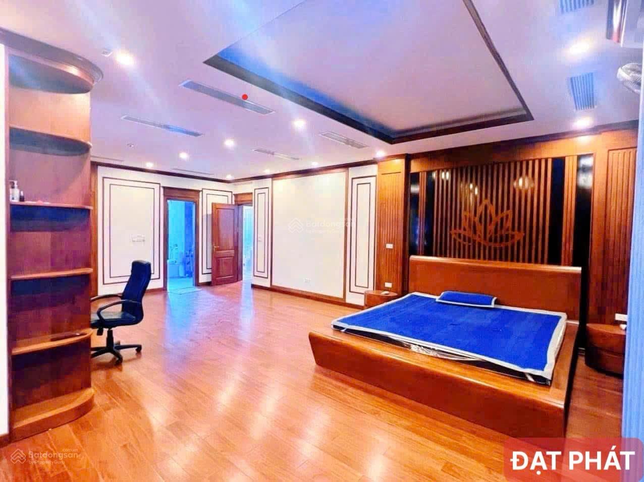 Chính chủ bán biệt thự KĐT mới Dịch Vọng - gần CV Cầu Giấy. 320m2 x 5T - MT 15m - giá 82 tỷ