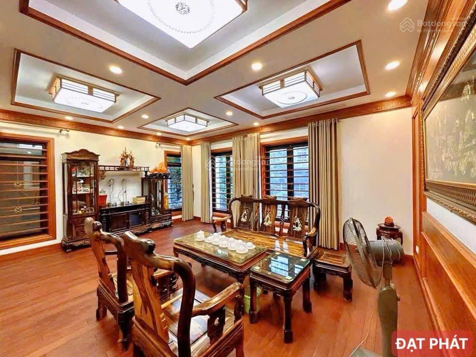 Chính chủ bán biệt thự KĐT mới Dịch Vọng - gần CV Cầu Giấy. 320m2 x 5T - MT 15m - giá 82 tỷ