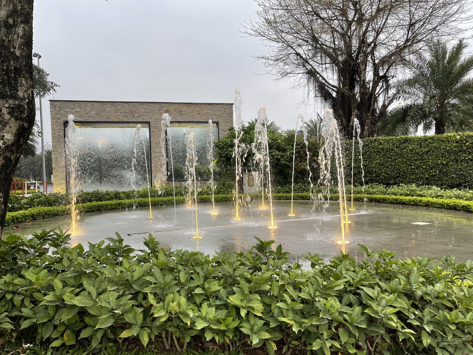 Cho thuê liền kề, biệt thự full nội thất, có thể vào ở được luôn Vinhomes Green Bay 0941 729 ***