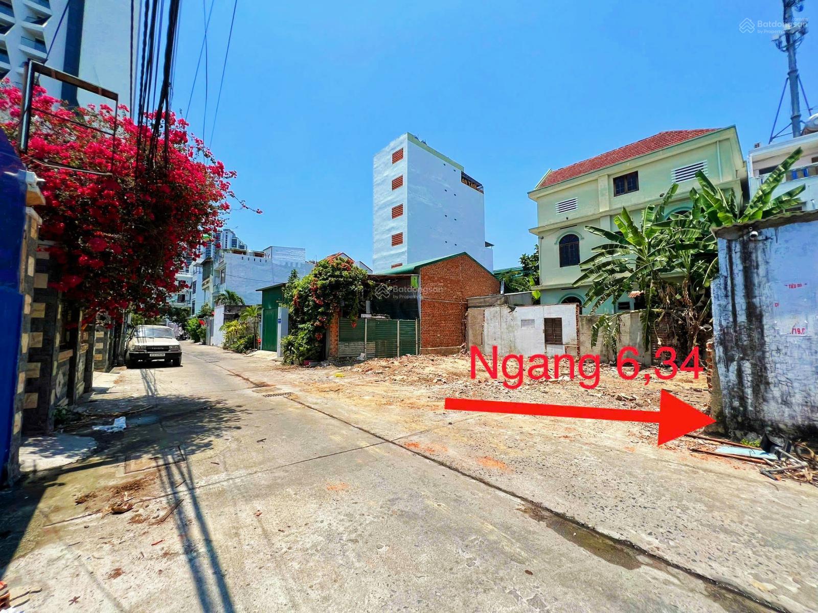 Đất Dương Hiến Quyền ngang rộng hơn 6,2m * Cách biển: 70m. Giá: 8 tỷ.