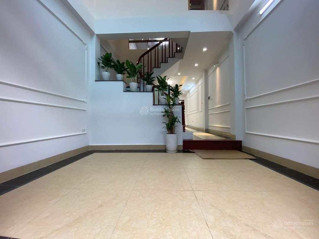 Cho thuê nhà liền kề phố Nguyễn Khuyến, Văn Quán, Hà Đông. DT 100m2x5 tầng, mt 4.8m, 22tr/th