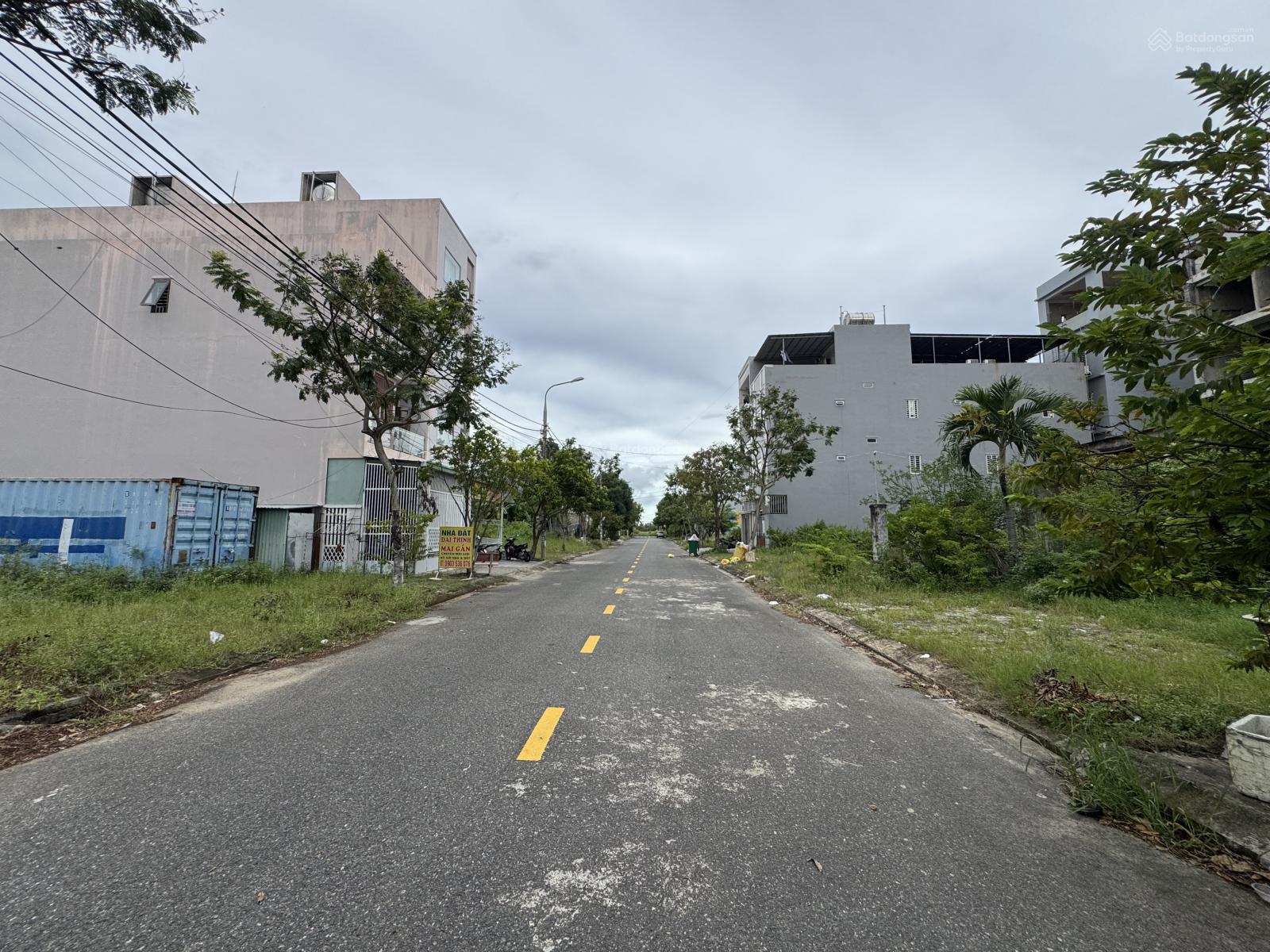 Chính chủ bán lô đất đường Văn Tân khu phố chợ Non Nước