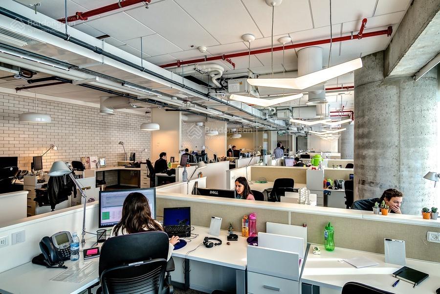 Tòa nhà mặt Phố Lương Khánh Thiện, có hầm để xe, lô góc, có PCCC văn phòng