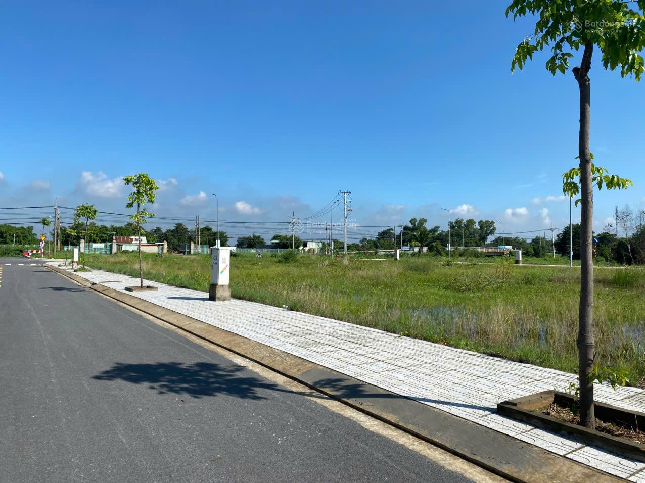 Bán lô 80m2 - Đường nhựa 8m - Ngay vòng xoay Vành Đai 3 và cao tốc Mộc Bài - Cách Hóc Môn chỉ 1km