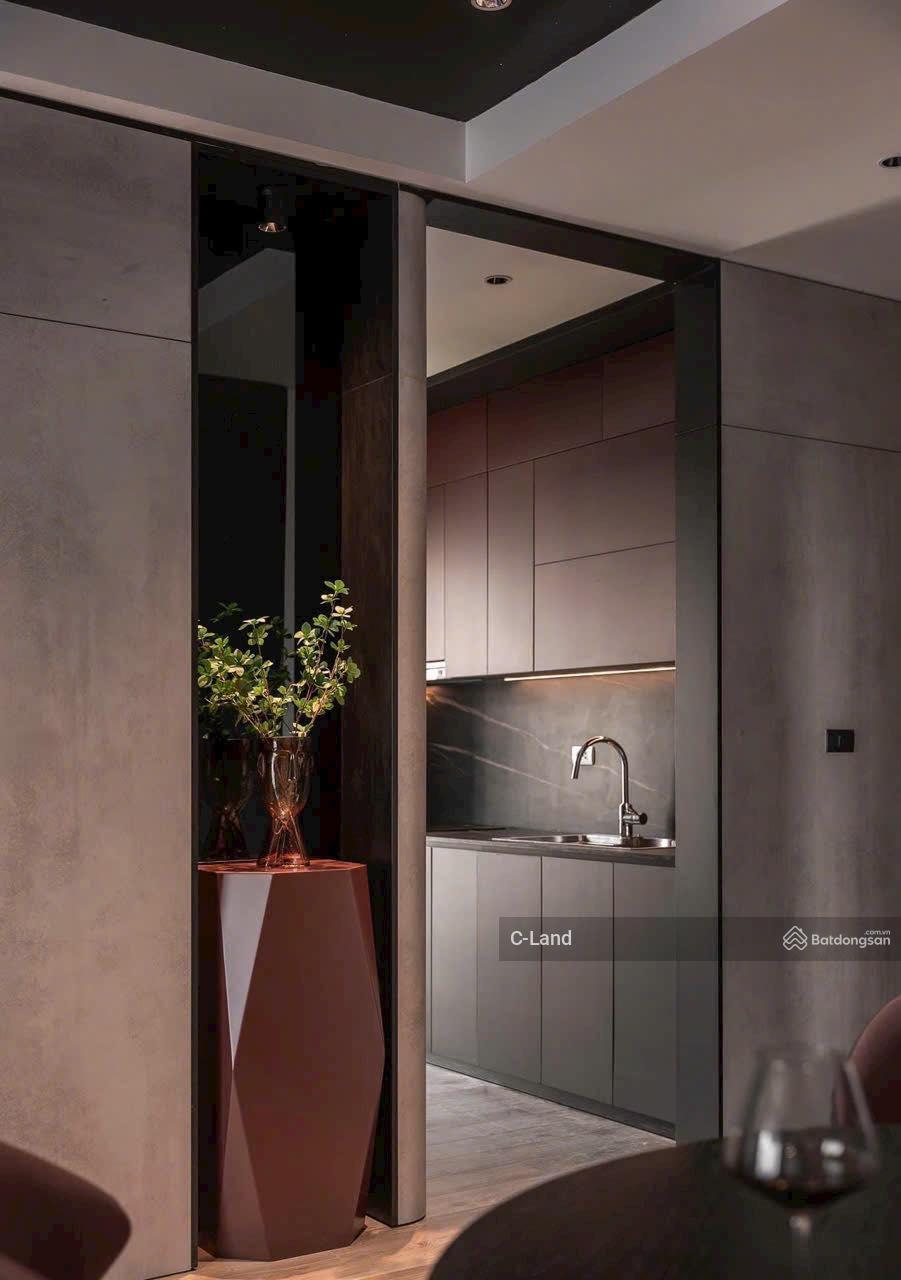 Chính chủ cho thuê căn hộ 2 ngủ sửa thành 1 siêu đẹp tại D'Capitale. Xem nhà ngay 0962 931 ***