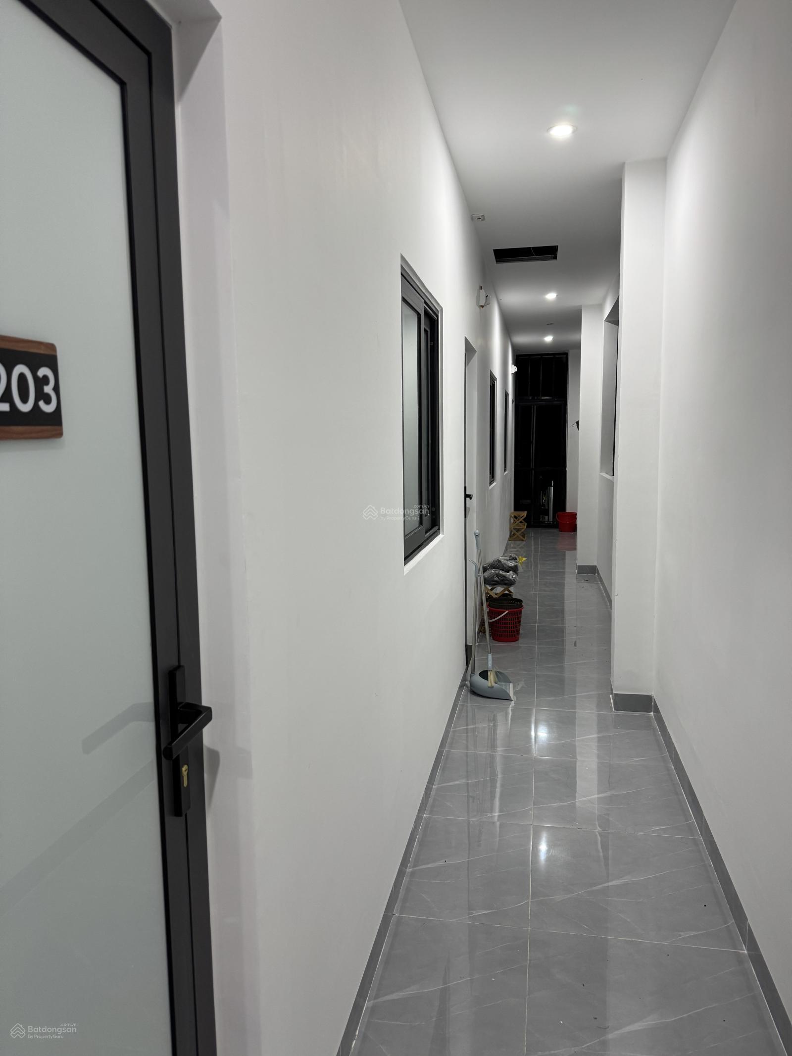 Chính chủ bán tòa căn hộ mới xây 3 tầng 1 tum, ngay làng đại học Hòa Quý đường Nguyễn Minh Châu