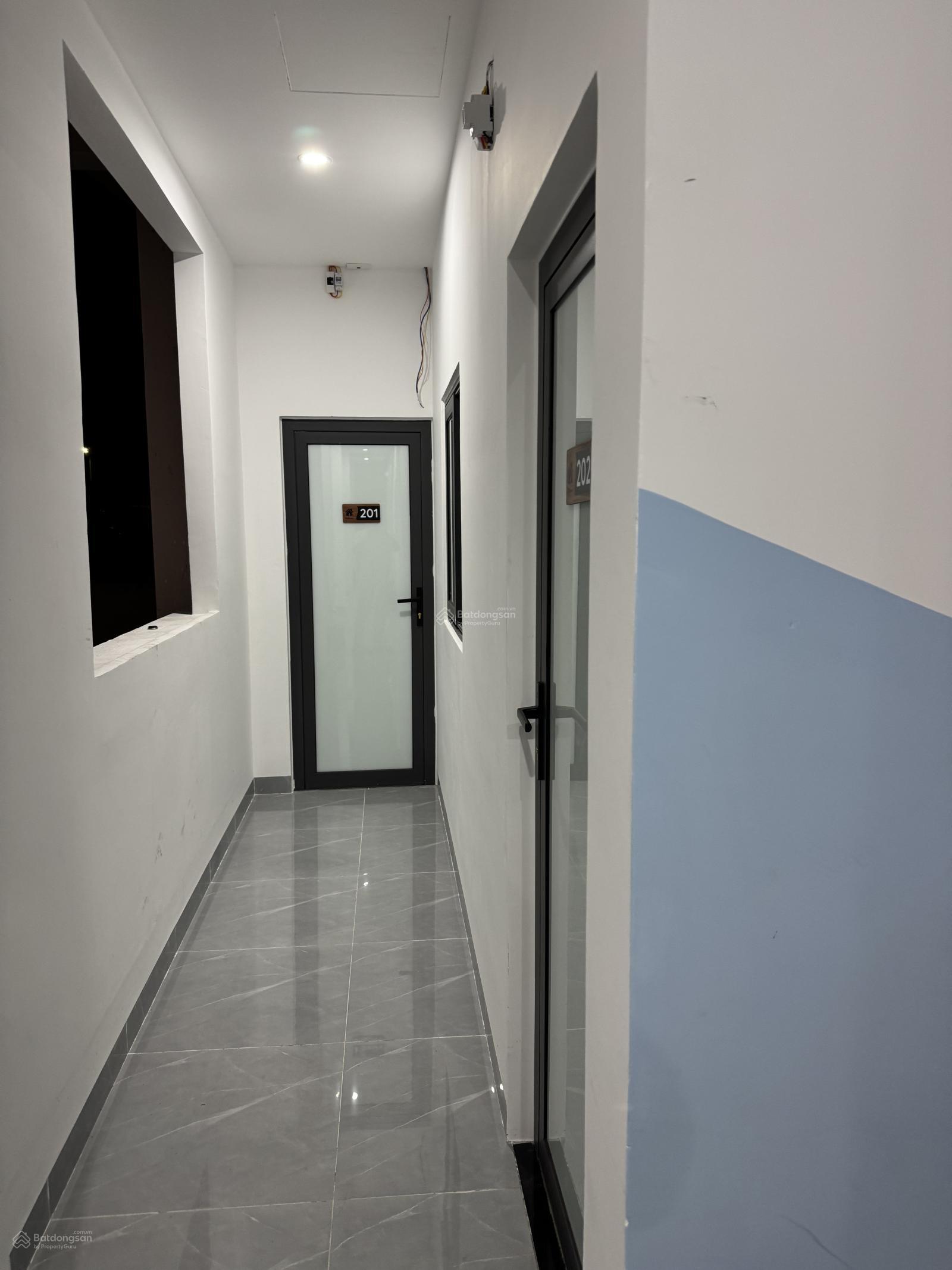 Chính chủ bán tòa căn hộ mới xây 3 tầng 1 tum, ngay làng đại học Hòa Quý đường Nguyễn Minh Châu