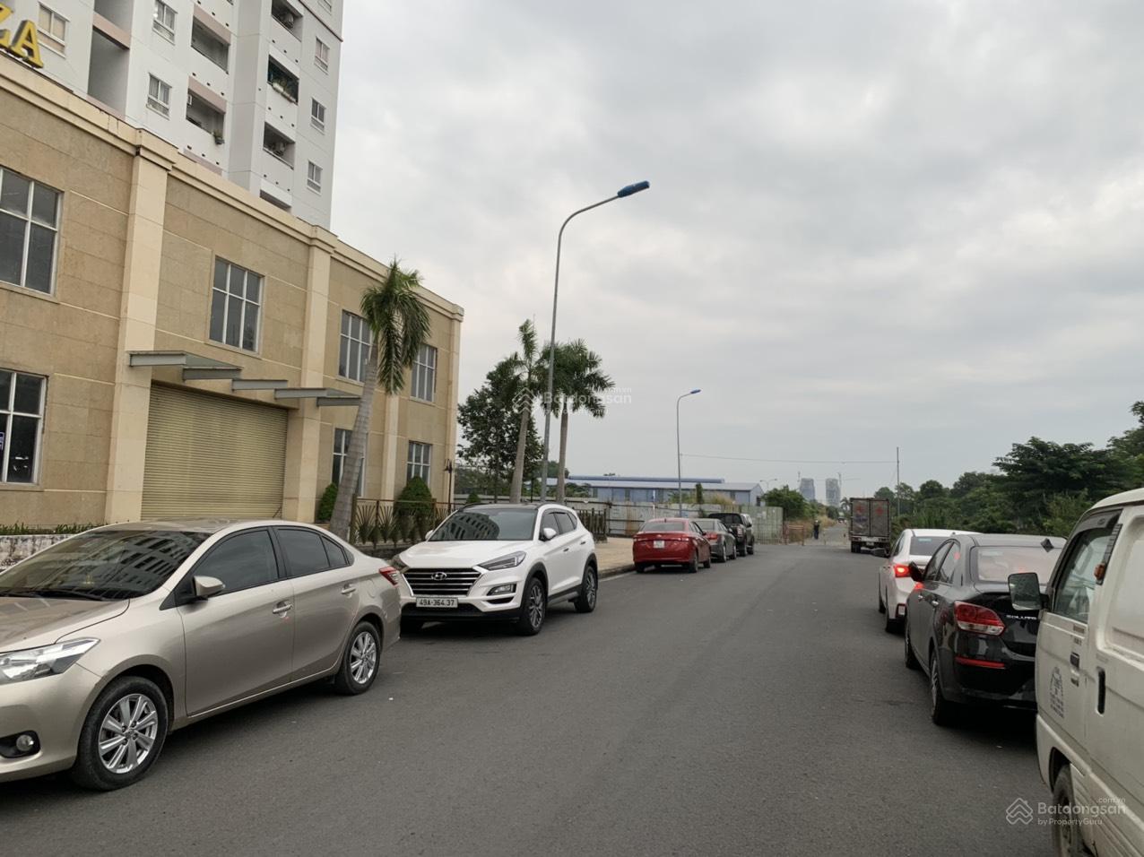 HQC Plaza bán căn góc hướng đông giá 950 triệu,2PN,bao hết chi phí sang tên,ra sổ,ĐT 0909 456 ***