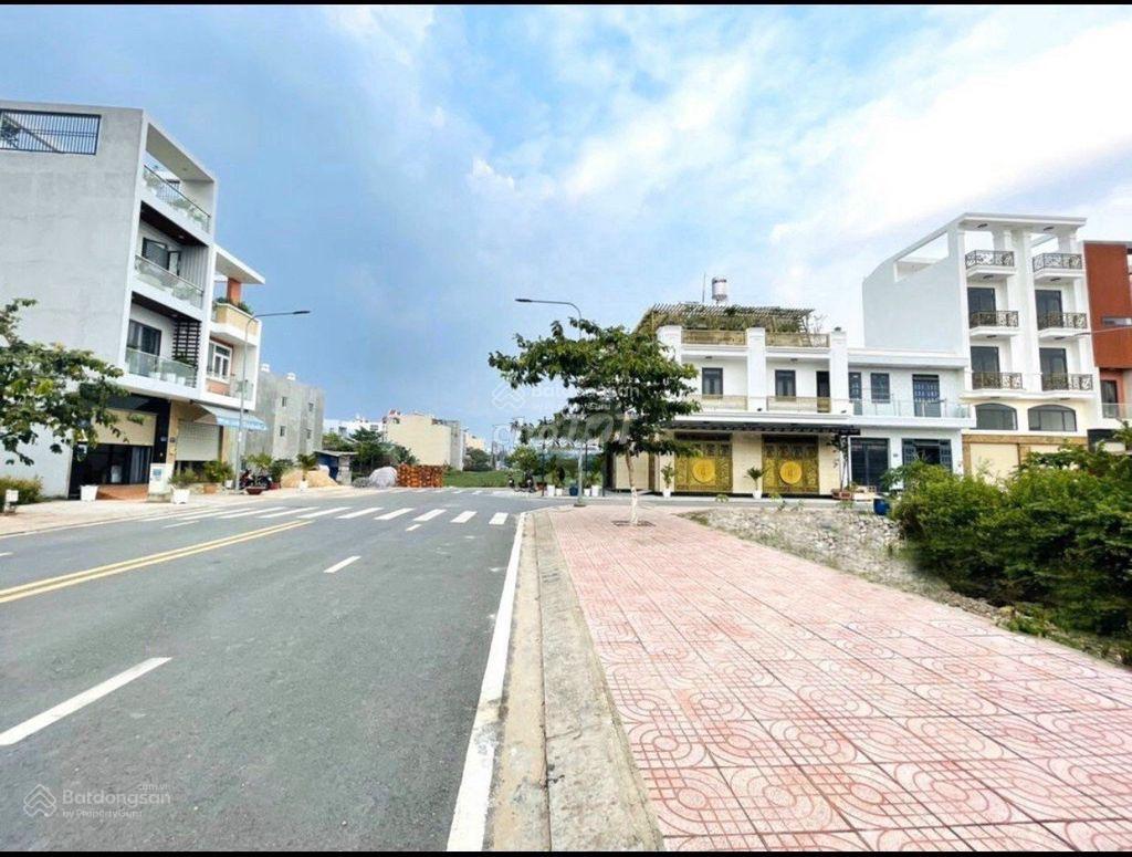 CẮT LỖ 100TR! Gia đình cần bán lô 140m2 giá 2tỷ050tr MT Lý Thái Tổ, Sát Chợ Đại Phước - ĐÃ CÓ SỔ
