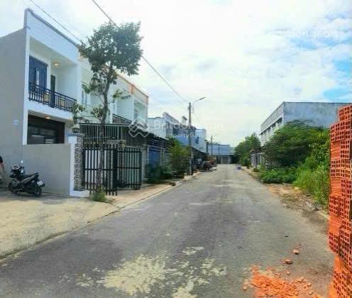 Cần bán nền đất phù hợp xây nhà đầu tư đường nhựa 6m vỉa hè 2m. Khu dân cư đông đúc khu đông dân Cần bán nền đất phù hợp xây nhà đầu tư đường nhựa 6m vỉa hè 2m. Khu dân cư đông đúc khu đông dân