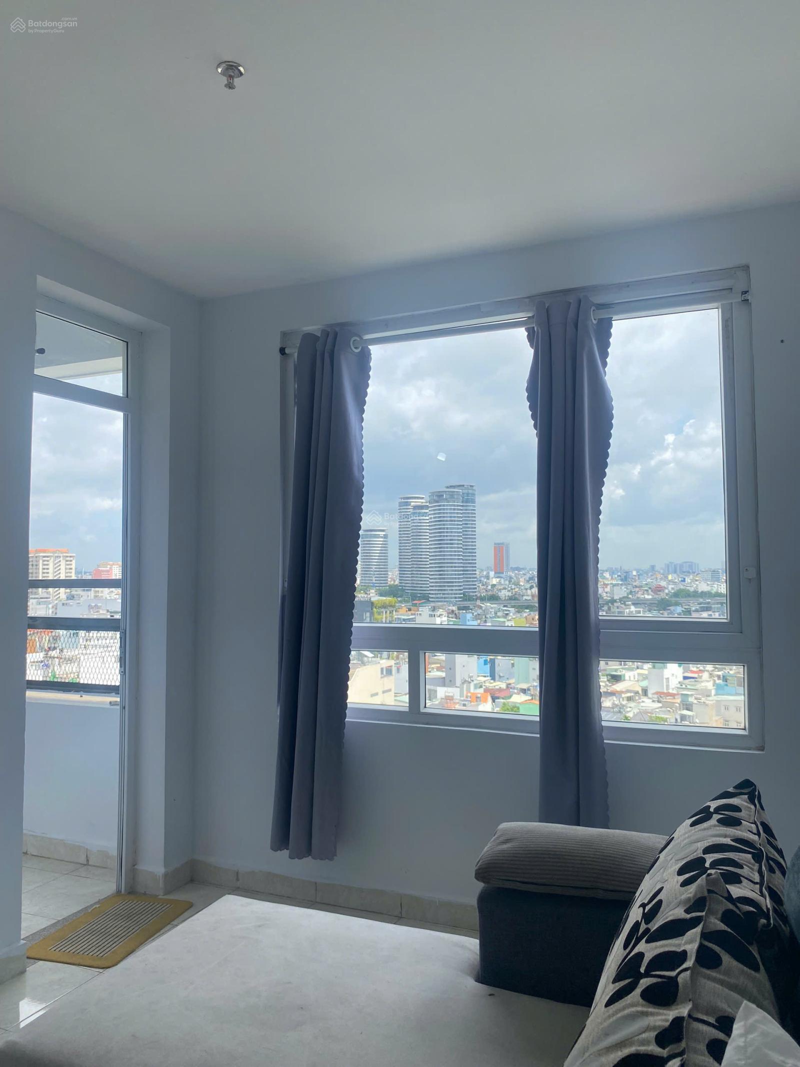 Trung tâm Bình Thạnh căn 1PN 1WC giá cực tốt 10 tr, chung cư 90 Nguyễn Hữu Cảnh. LH 0909 445 ***