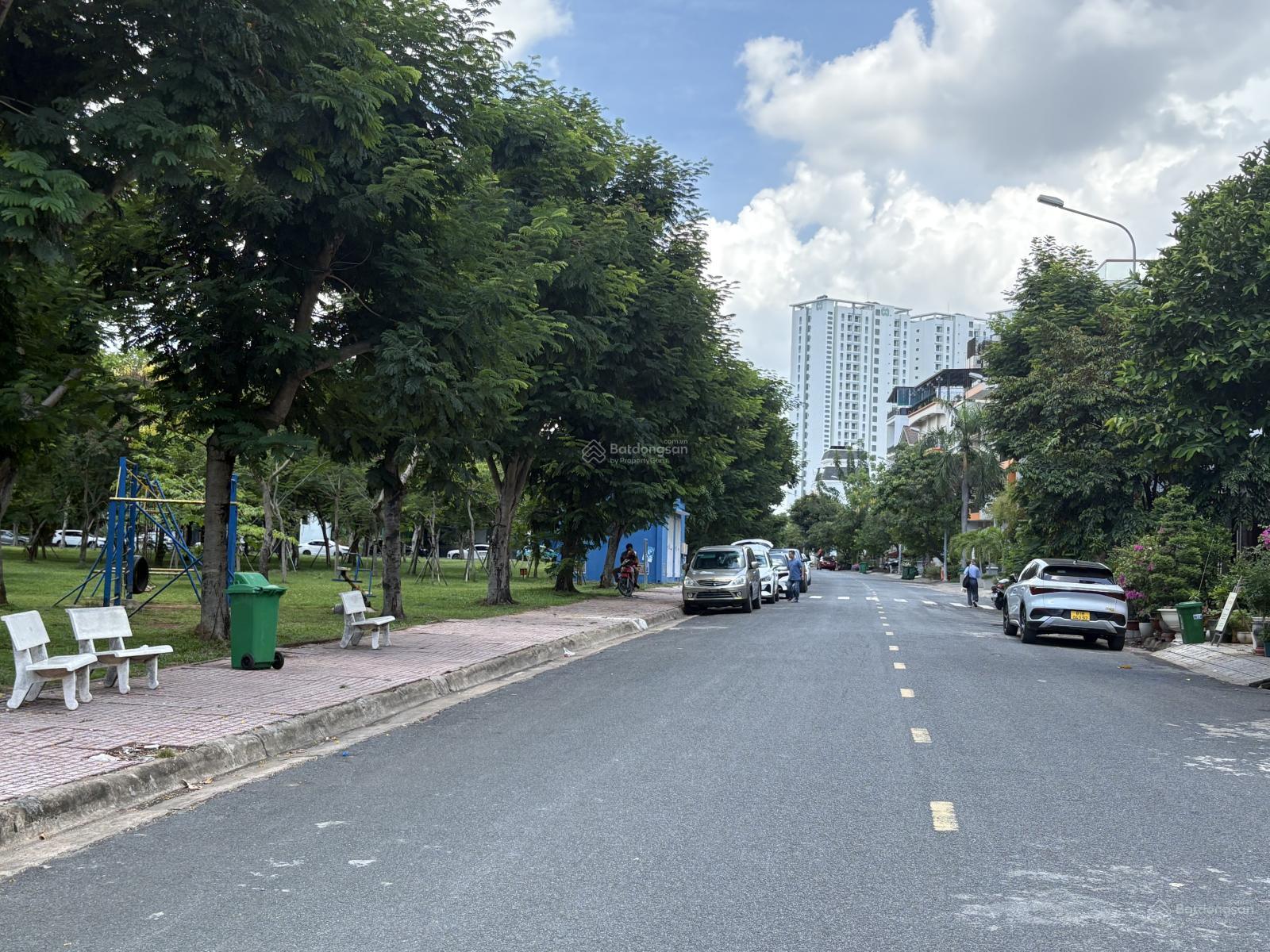 Bán nhà 2 MT đường trước nhà rộng 16m bên hong 12m phường An Phú. Quận 2. TP Thủ Đức.