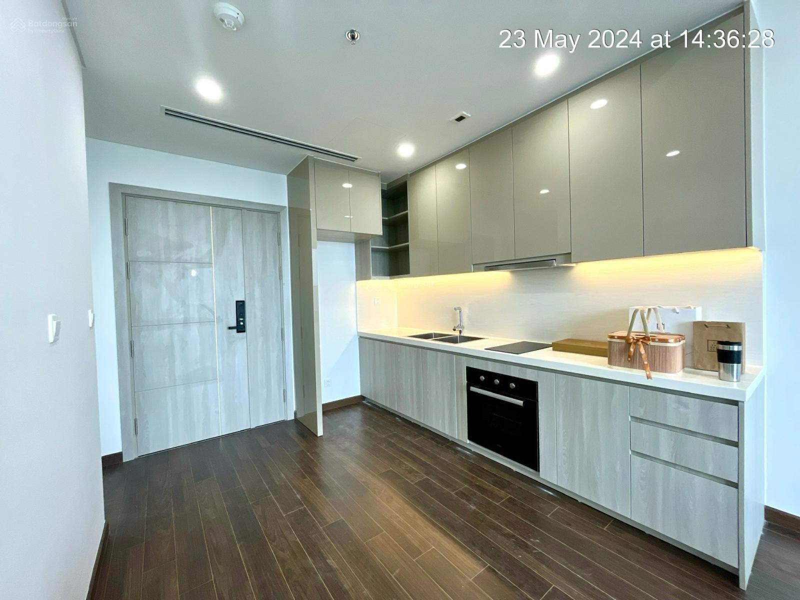 Bán gấp căn 2PN-2VS, 60.5m2, 5.6 tỷ bao phí, Masteri West Heights - Vin Smart City (nhà mới 100%)