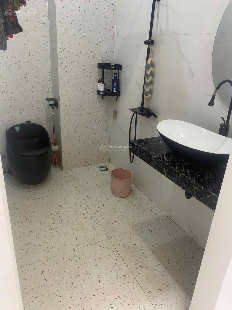 BÁN GẤP NHÀ PHÚ MỸ, TÓC TIÊN MẶT TIỀN ĐƯỜNG LỚN 10 X 82 CÓ 100 TC BÁN GẤP NHÀ PHÚ MỸ, TÓC TIÊN MẶT TIỀN ĐƯỜNG LỚN 10 X 82 CÓ 100 TC