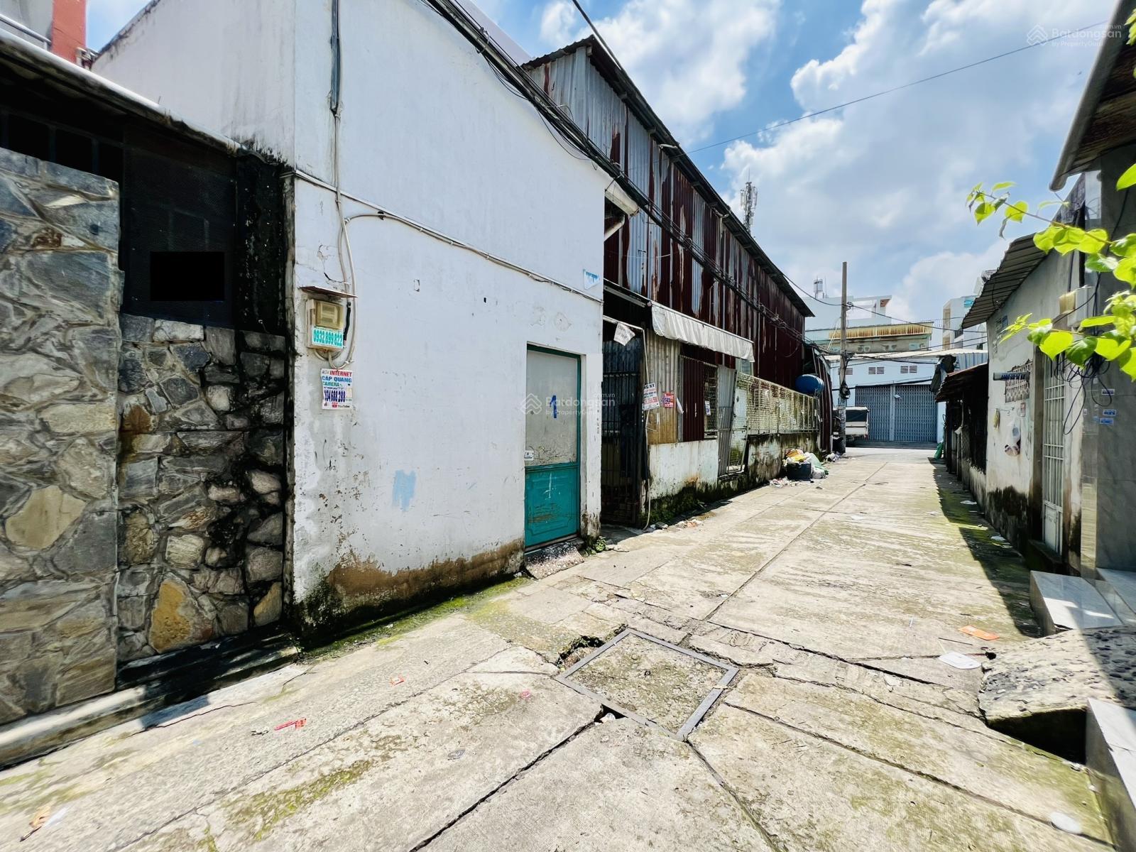 Bán Đất Sát Mặt Tiền Lê Đình Cẩn Gần Khu Tên Lửa 4x17m Giá Tốt 4,5 Tỷ SHR Tặng Dãy Trọ