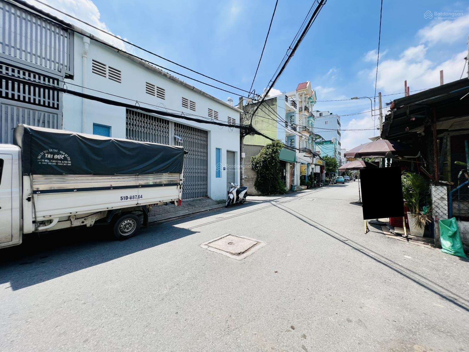 Bán Đất Sát Mặt Tiền Lê Đình Cẩn Gần Khu Tên Lửa 4x17m Giá Tốt 4,5 Tỷ SHR Tặng Dãy Trọ Bán Đất Sát Mặt Tiền Lê Đình Cẩn Gần Khu Tên Lửa 4x17m Giá Tốt 4,5 Tỷ SHR Tặng Dãy Trọ