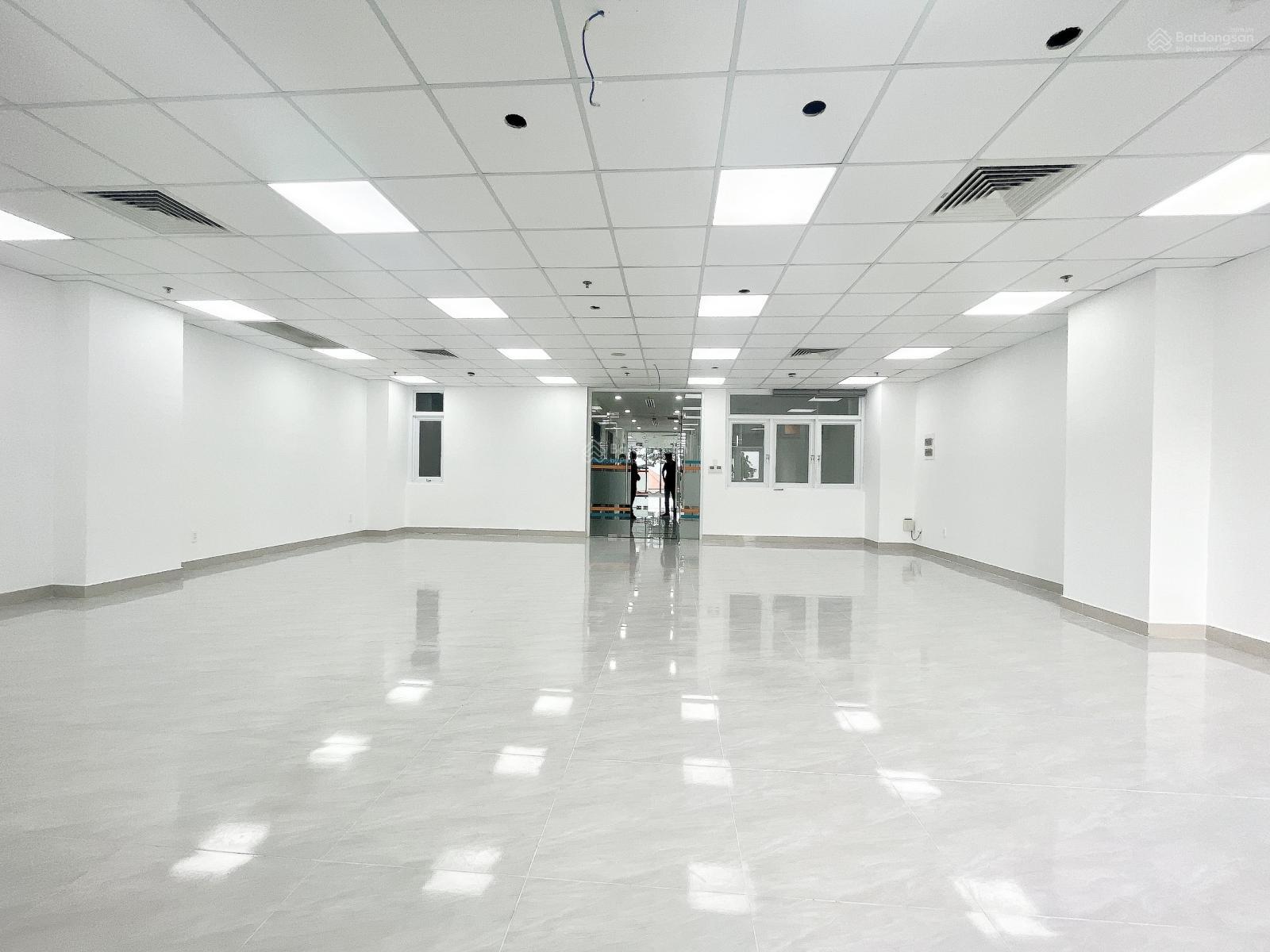 Văn phòng sàn 100m2 siêu hot - siêu đẹp - mới tinh nằm ngay trung tâm Quận 3