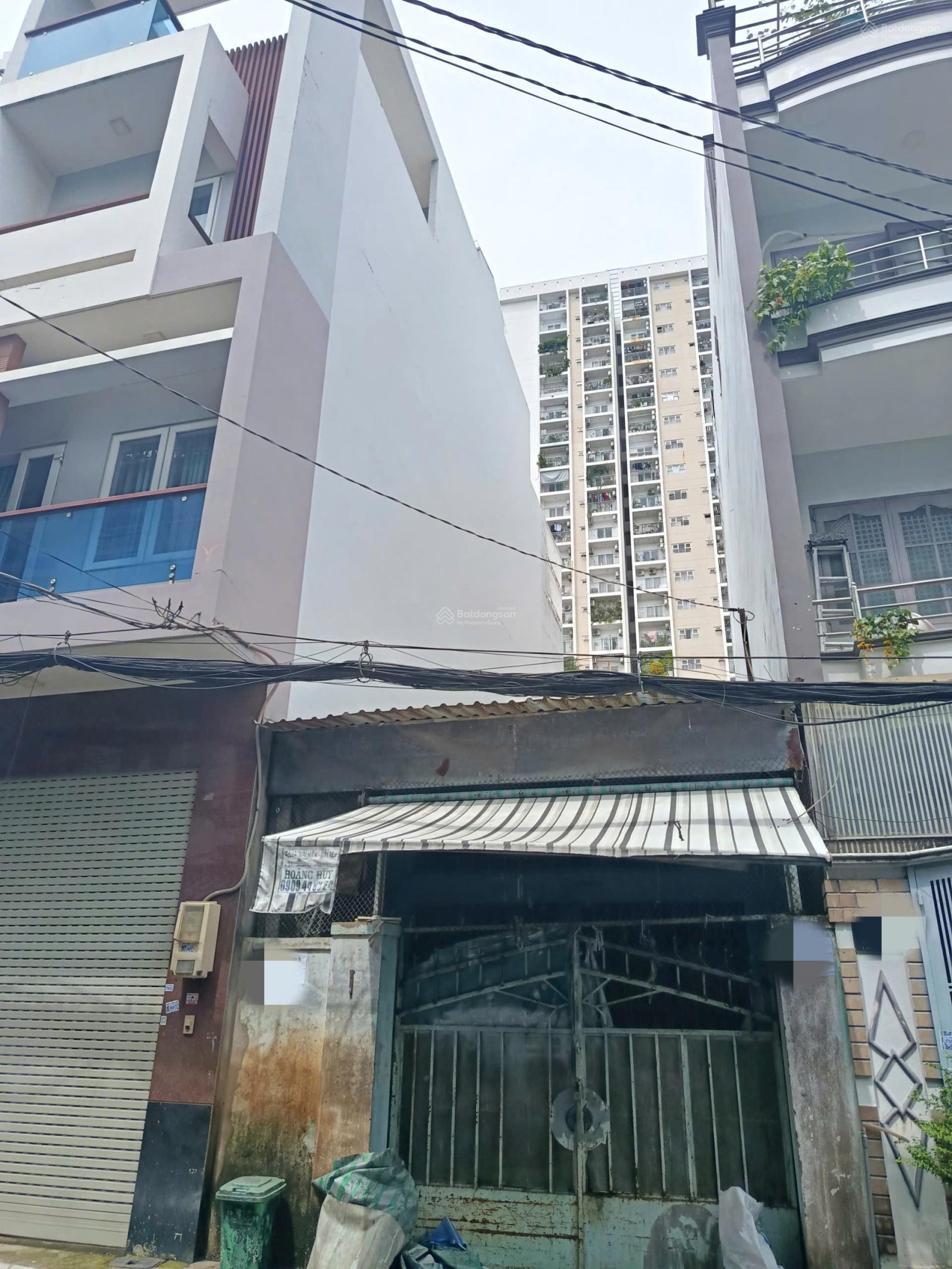 Nhà nát tiện xây mới Lũy Bán Bích DT 4x14 CN 56m2 đường nhựa 8m thông gía 6.3 tỷ TL LH 0936 999 ***