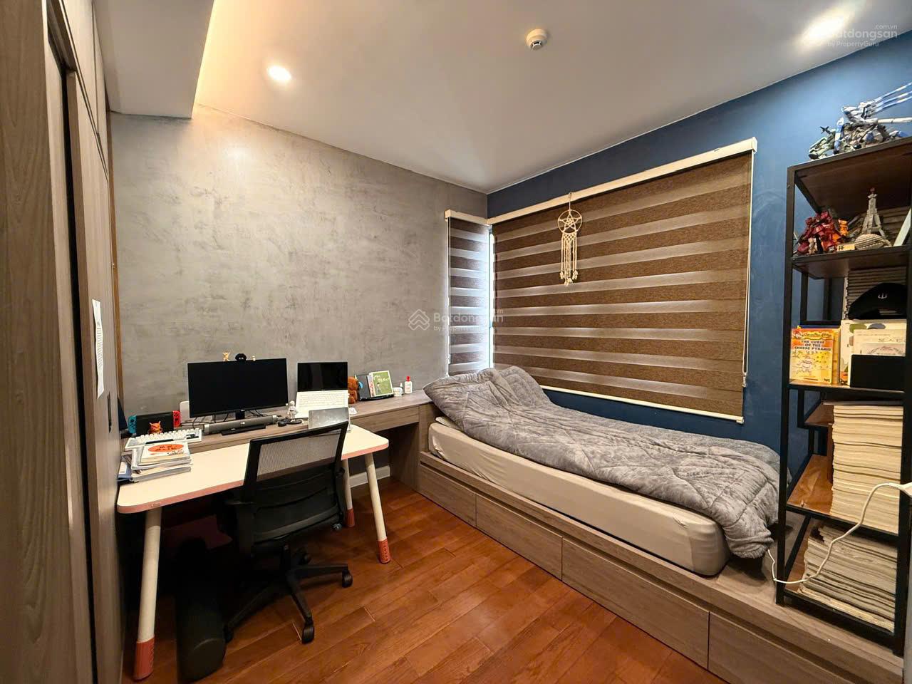 Cần bán gấp căn 3 ngủ tại Vinhomes D'Capitale, 119 Trần Duy Hưng DT 85 m, Giá 9,5 tỷ full nội thất