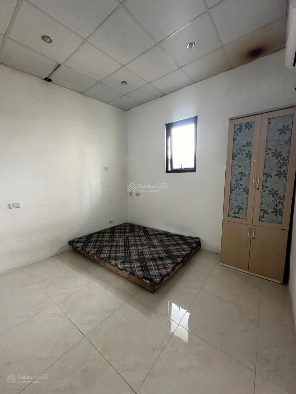 Cho thuê nhà 2 tầng ở Nguyễn Xiển, có 2 phòng ngủ + 1 phòng bếp, sẵn nội thất sẵn dùng