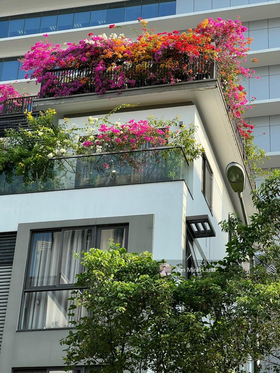 BÁN NHÀ PHỐ LK HÀ ĐÔ CENTROSA-TRỤC ĐƯỜNG ĐẸP DT 5.5X16-NỘI THẤT FULL GỖ SANG TRỌNG. SƠN MINH LAND