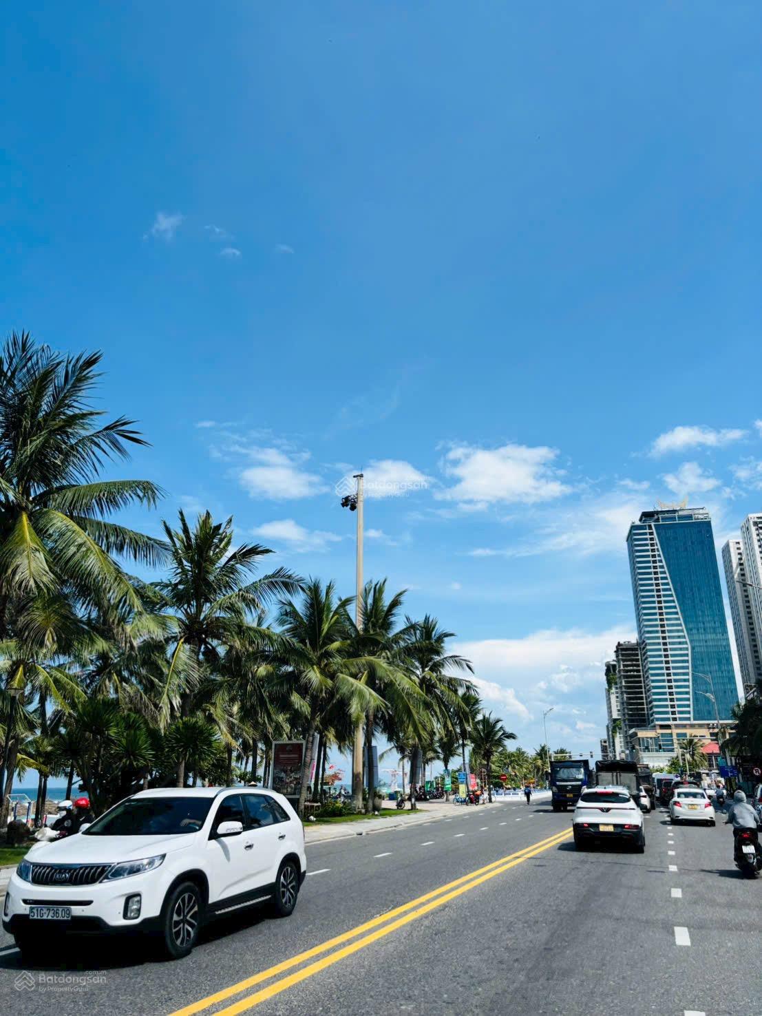 Bán đất 2 mặt tiền view trực diện biển đường Hoàng Sa - phù hợp xây khách sạn