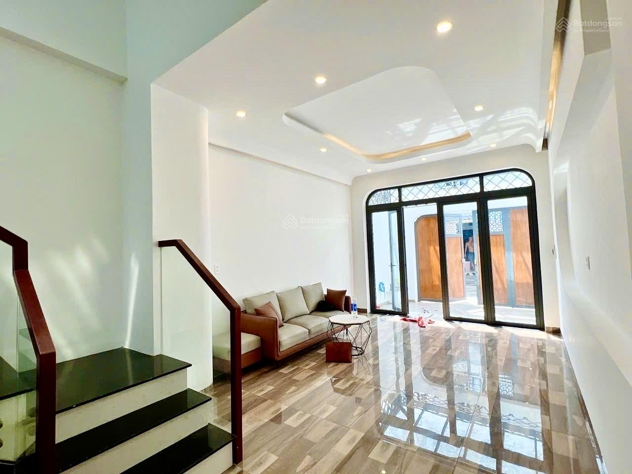 Nhà 3 tầng mới 100%, hẻm xe hơi ngay cầu Ông Nhiêu Long Trường, 3PN, 3WC, sổ vuông hoàn công