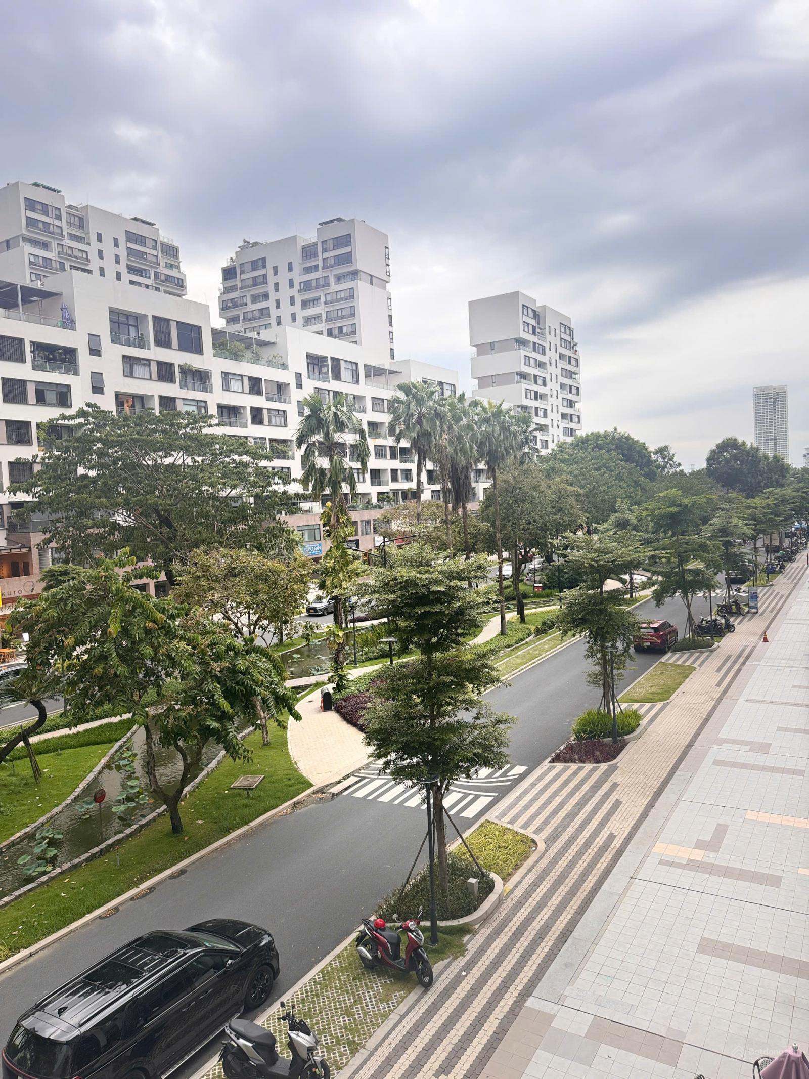 Cho thuê gấp căn hộ Grand Court 1, PMH, Q7, giá 32 triệu. LH Mạnh 0909 297 *** 0888 143 *** Cho thuê gấp căn hộ Grand Court 1, PMH, Q7, giá 32 triệu. LH Mạnh 0909 297 *** 0888 143 ***