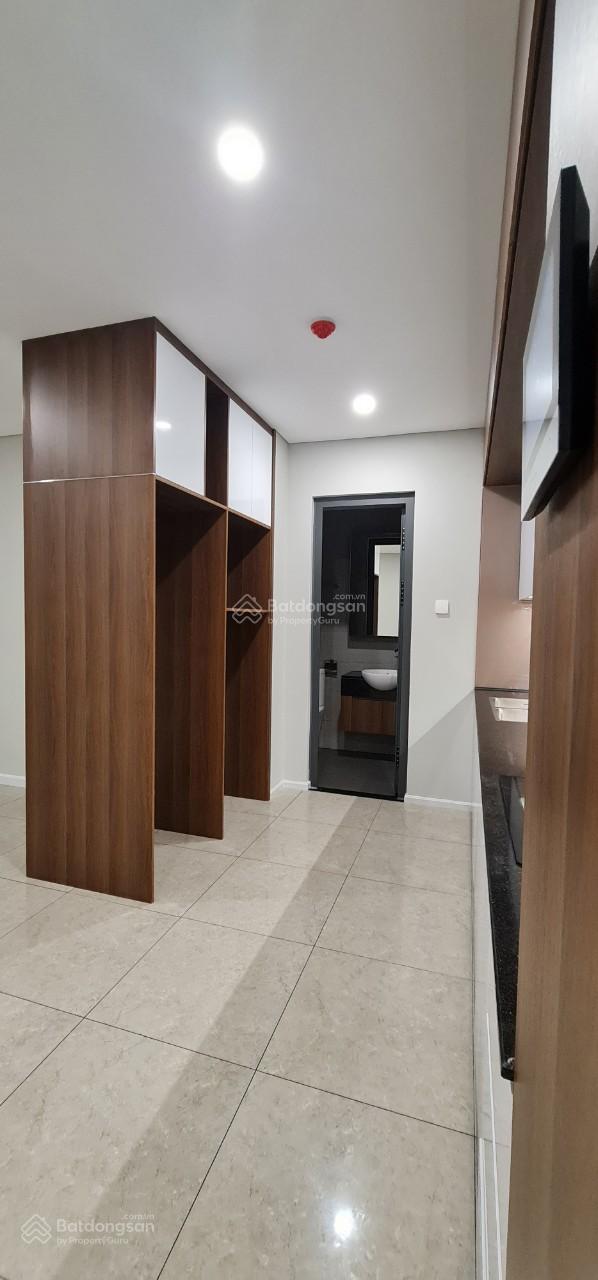 Bán chung cư Vĩnh Hội Q4 - ngay chân cầu Kênh Tẻ - 2PN 2WC 70m2 giá 5tỷ5 - đang có sẵn HĐ thuê 16tr