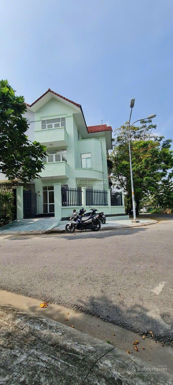 Chính chủ bán gấp căn nhà góc 2 mặt tiền KDC Conic 13B. Diện tích 8,5x18m gồm 1tr, 3l. Giá 13tỷ3 tl